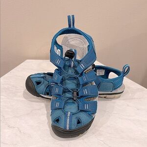 🔥NWOT Keen Blue Outdoor Sandals🔥